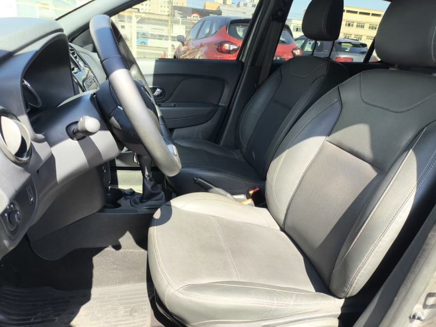 renult stepway 1.6 sce iconic x-tronic 2024