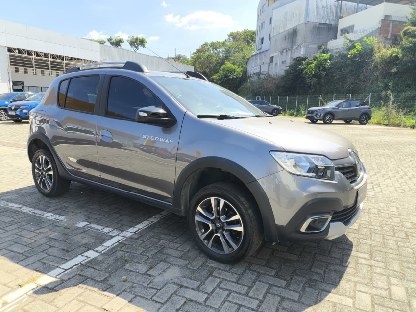 renult stepway 1.6 sce iconic x-tronic 2024