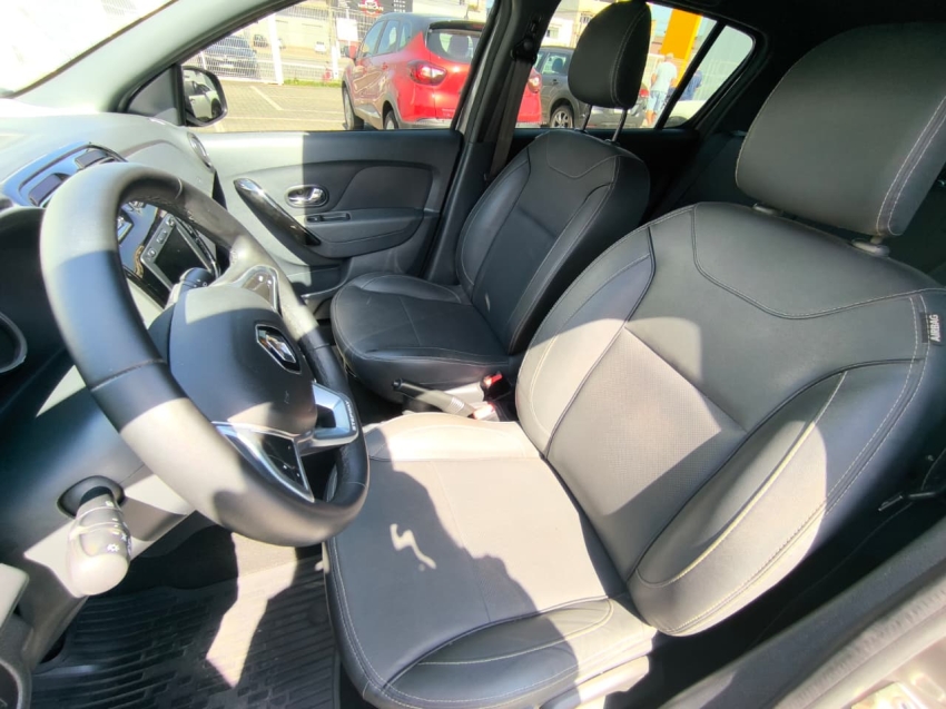 renult stepway 1.6 sce iconic x-tronic 2024
