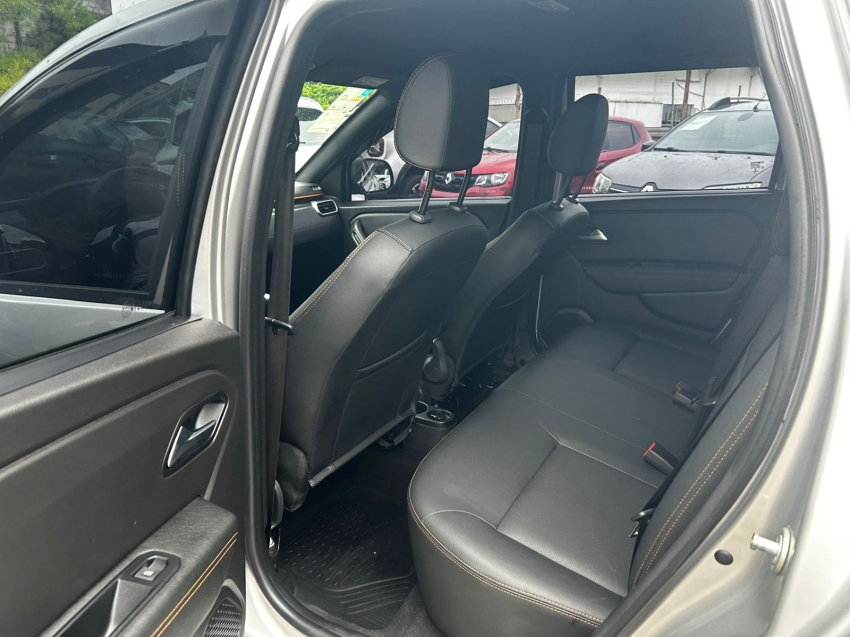 renault oroch 1.3 tce flex outsider x-tronic 4p automatico 202411