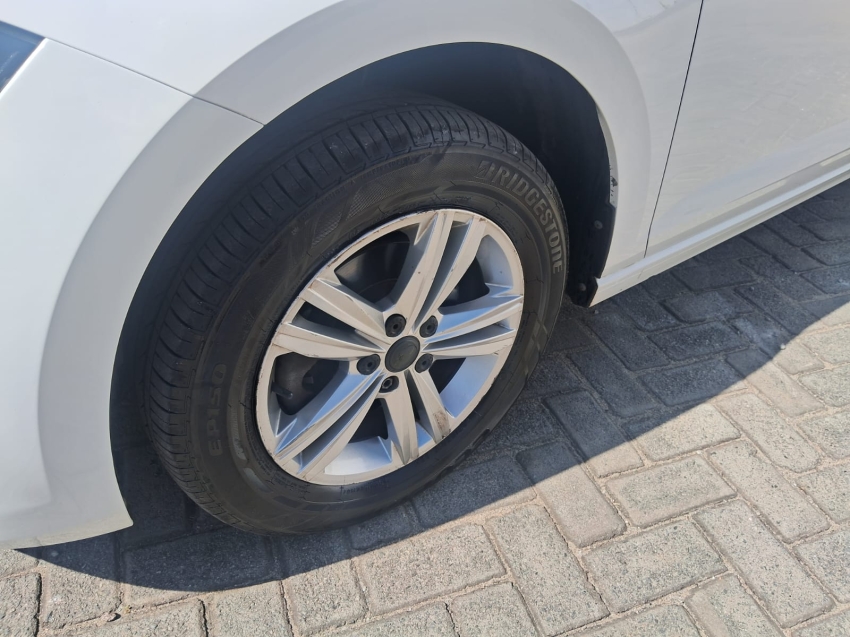 volkswagen polo 1.0 200 tsi comfortline automatico flex 5p 201810