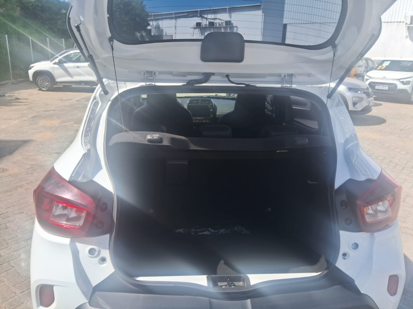kwid outsider 1.013