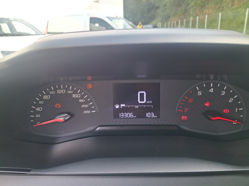 peugeot 208 active 1.011