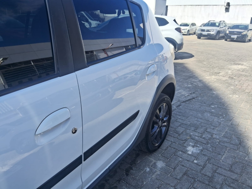 sandero intense 1.6 automatico7