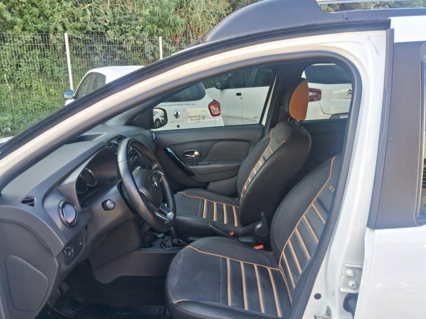 sandero intense 1.6 automatico9
