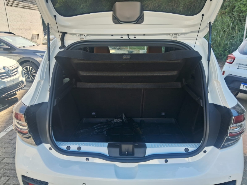 sandero intense 1.6 automatico14