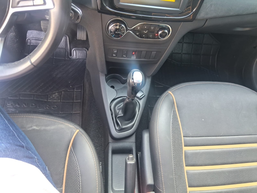 sandero intense 1.6 automatico11