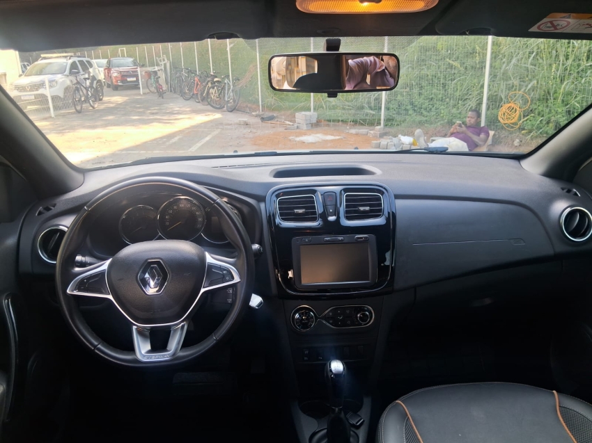 sandero intense 1.6 automatico8