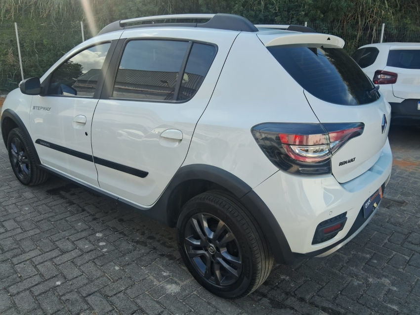 sandero intense 1.6 automatico5