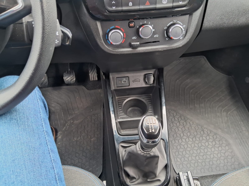 kwid intense 1.0 manual12