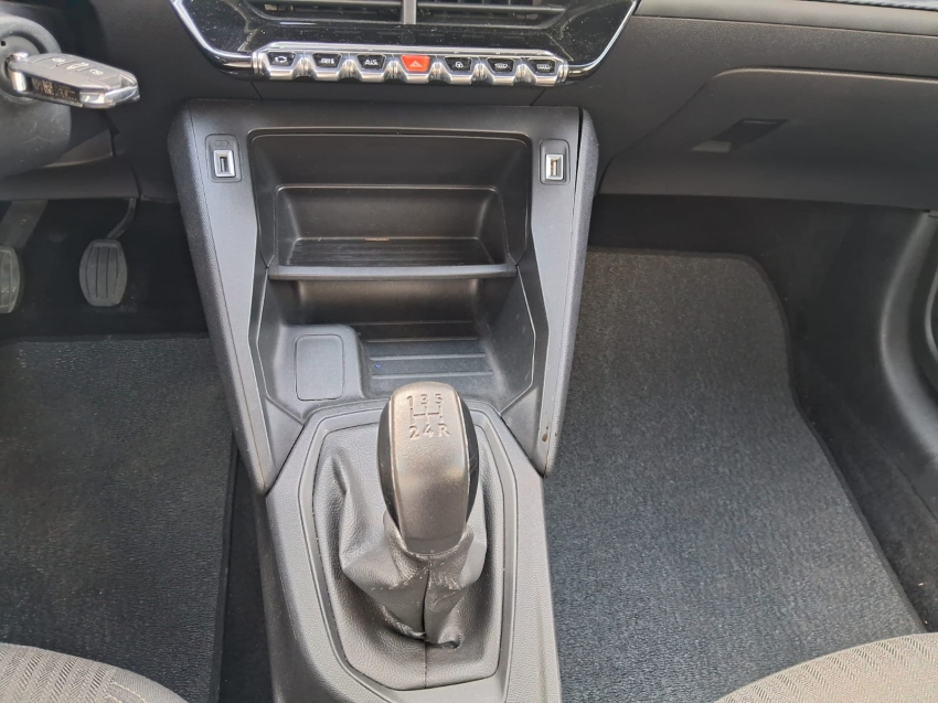 peugeot 208 like 1.0 manual12
