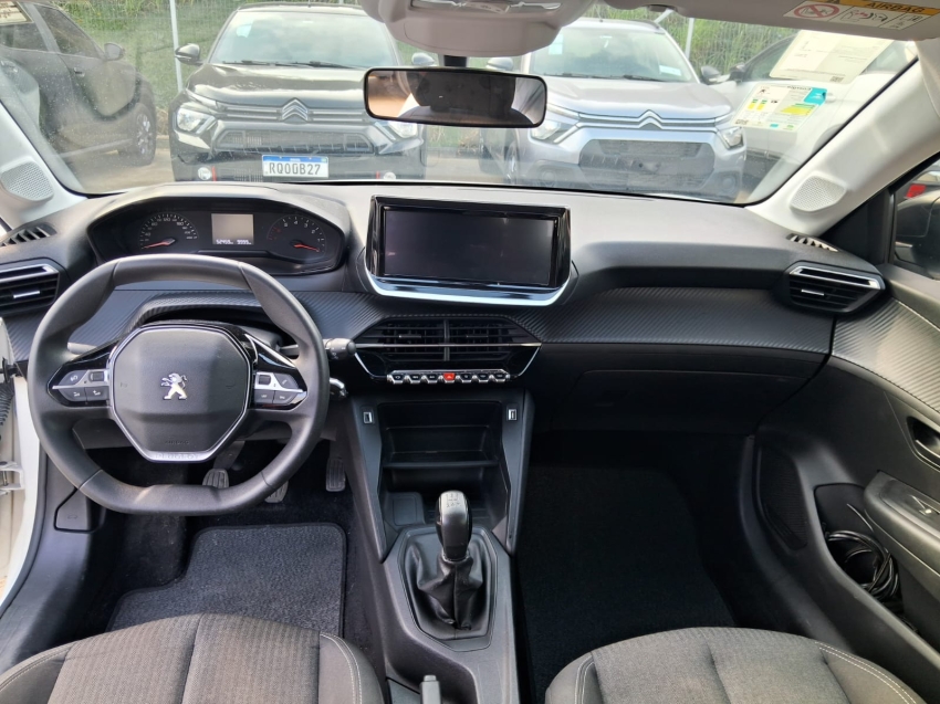 peugeot 208 like 1.0 manual10