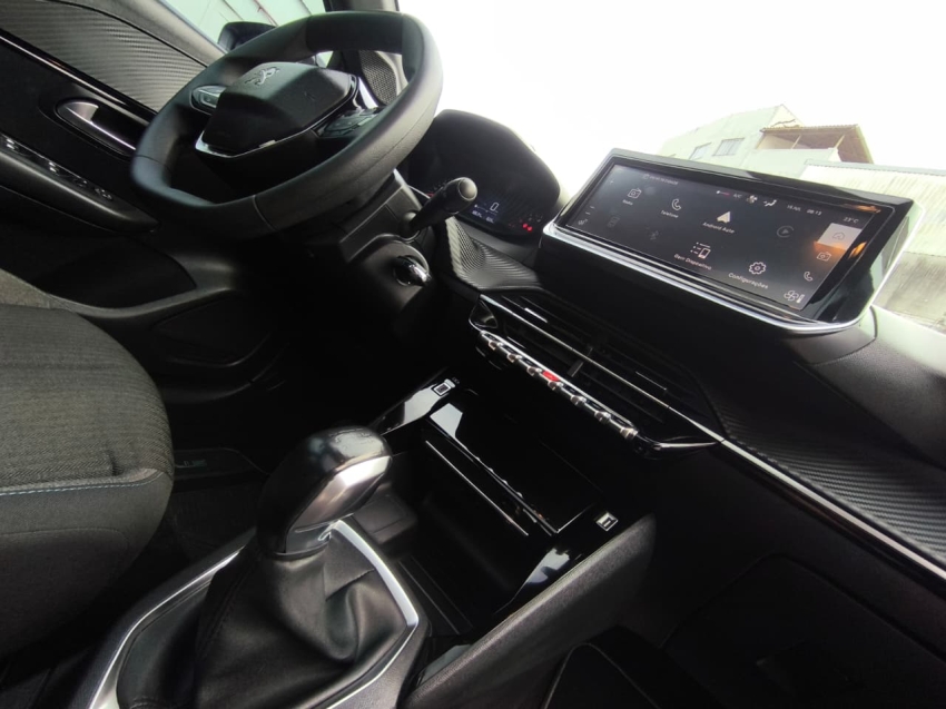 peugeot 208 style 1.0 manual15