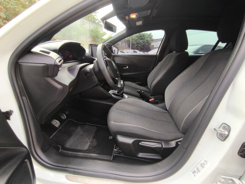 peugeot 208 style 1.0 manual8