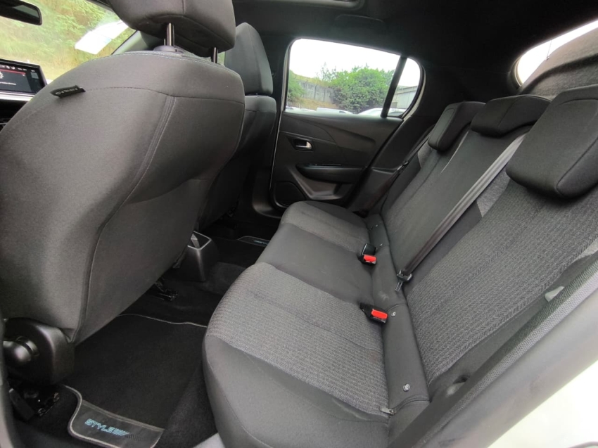 peugeot 208 style 1.0 manual11