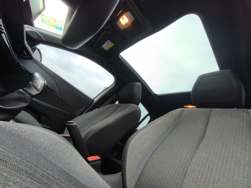 peugeot 208 style 1.0 manual10