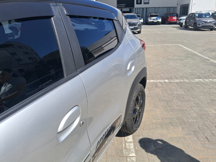 kwid iconic 1.0 sce 12v7