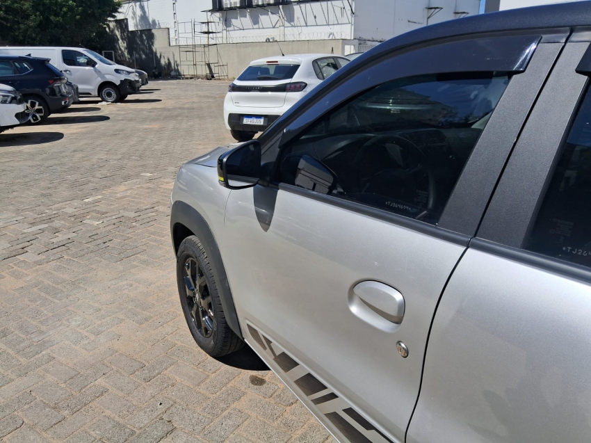 kwid iconic 1.0 sce 12v6