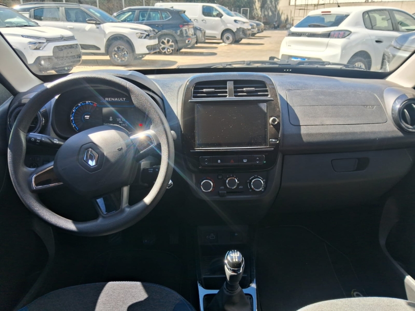 kwid iconic 1.0 sce 12v10