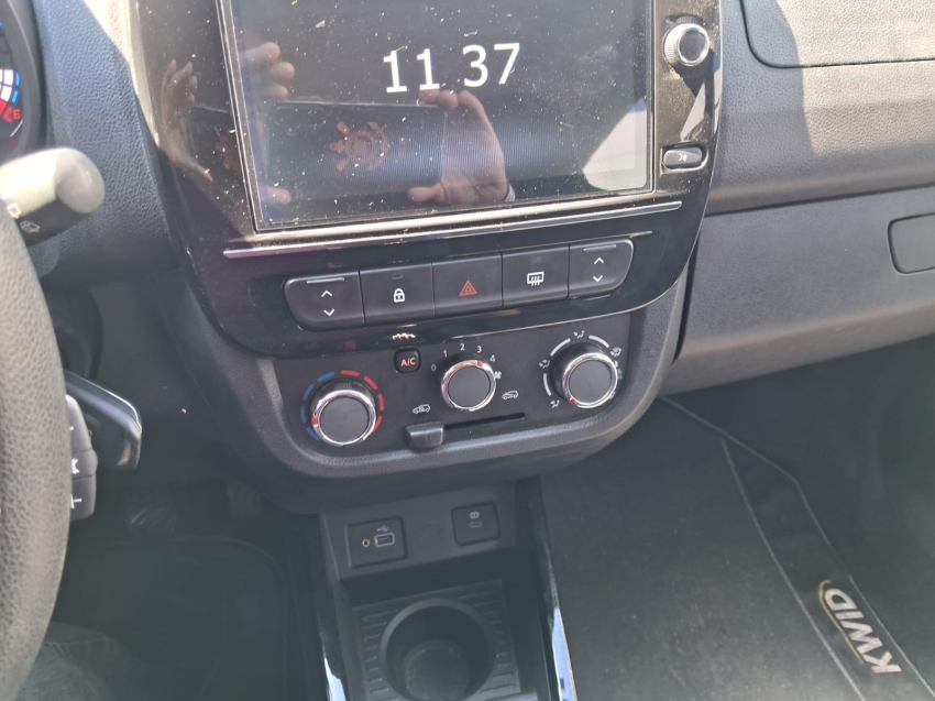 kwid iconic 1.0 sce 12v11