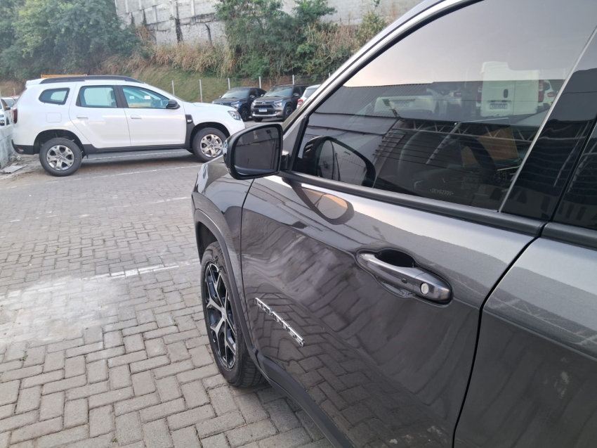 compass longitude 1.3 t270 automatico6