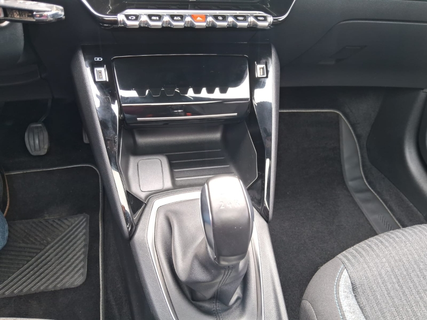 peugeot 208 style 1.0 manual10