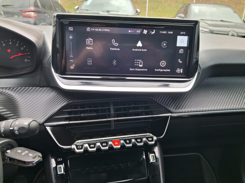 peugeot 208 style 1.0 manual11