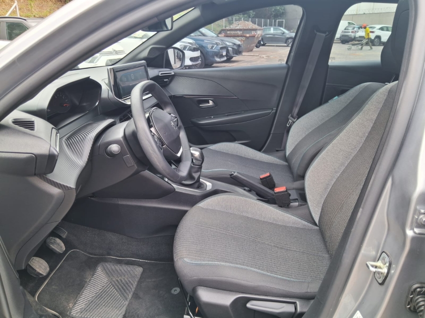 peugeot 208 style 1.0 manual7