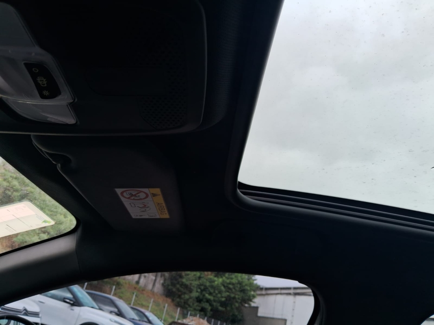 peugeot 208 style 1.0 manual6