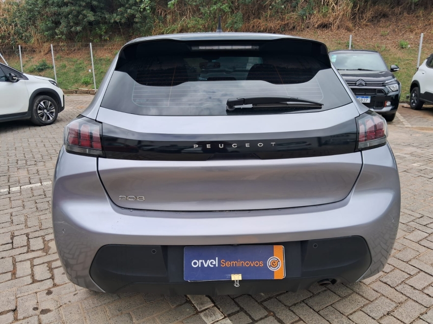 peugeot 208 style 1.0 manual5