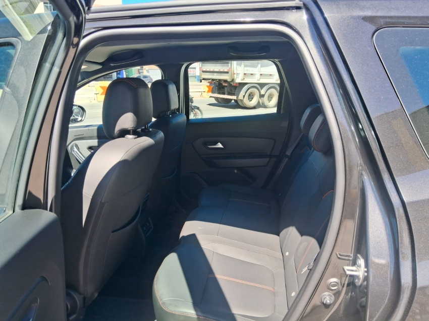 duster iconic 1.3 x-tronic automotico13