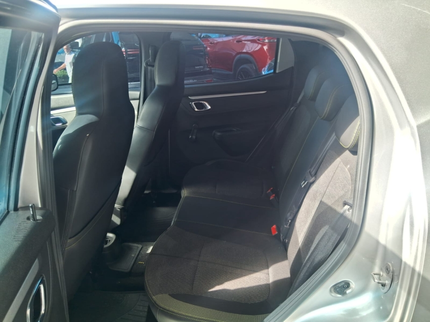 kwid outsider 1.0 sce10