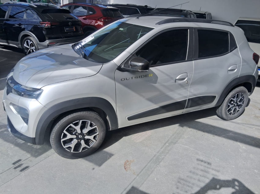kwid outsider 1.0 sce2