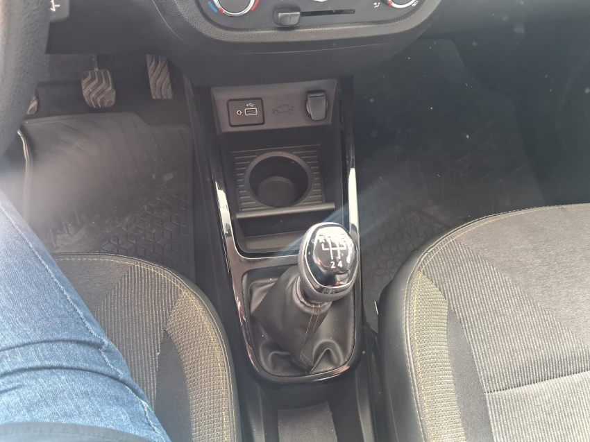 kwid outsider 1.0 sce13