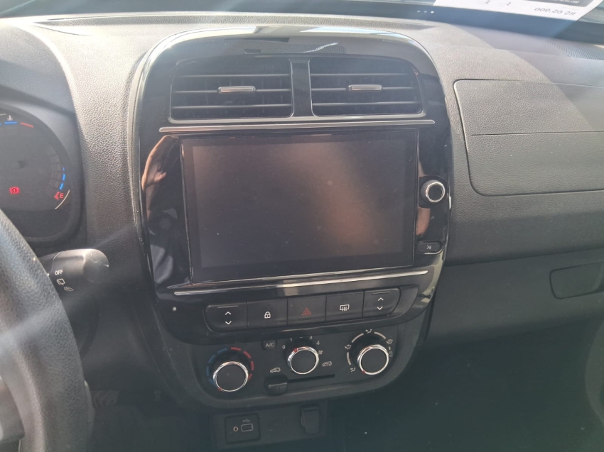 kwid outsider 1.0 sce12