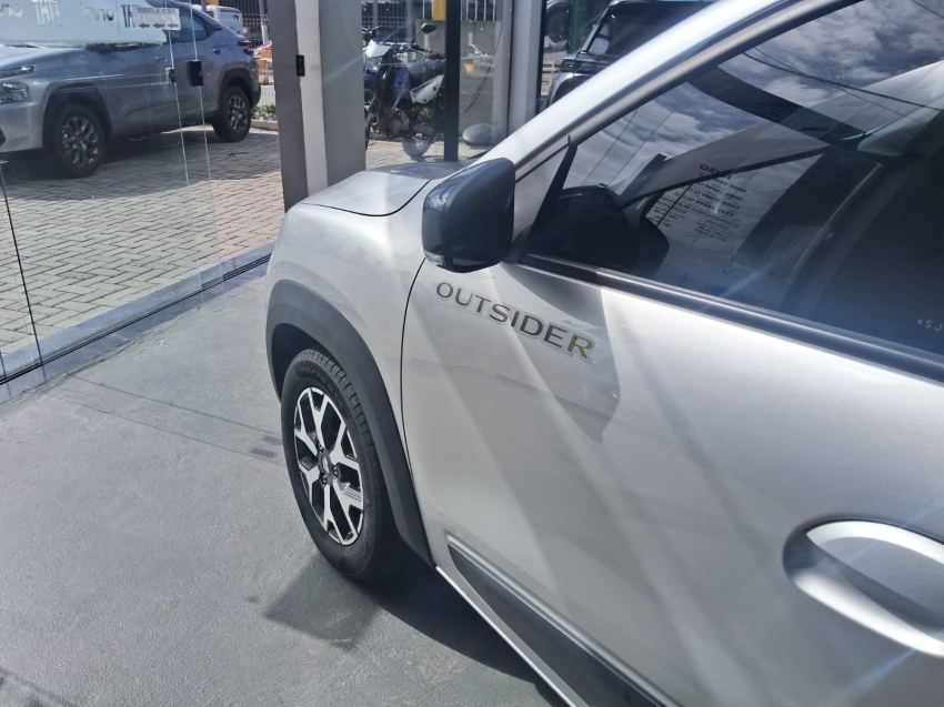 kwid outsider 1.0 sce6