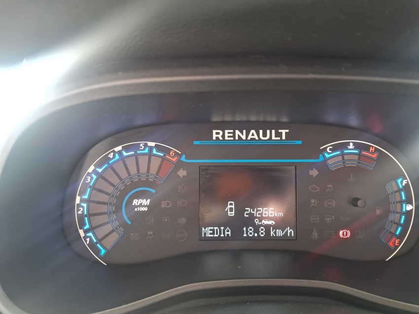 kwid outsider 1.0 sce11