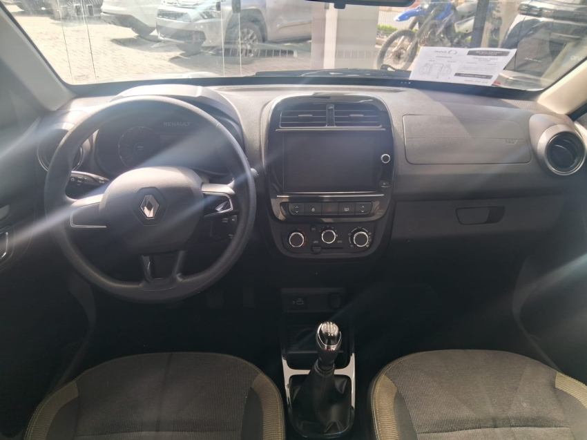 kwid outsider 1.0 sce8