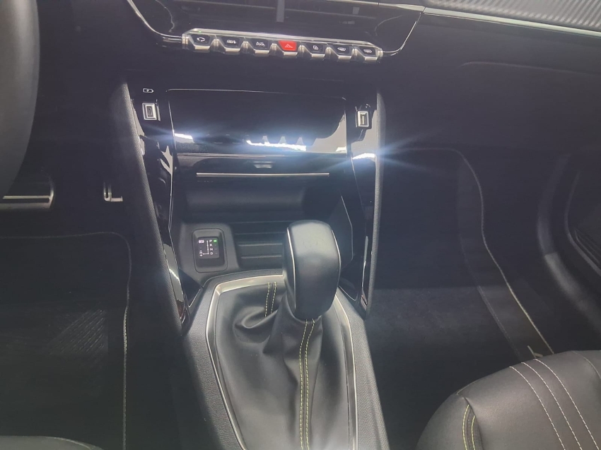 208 gt 1.0 t200 automatico7