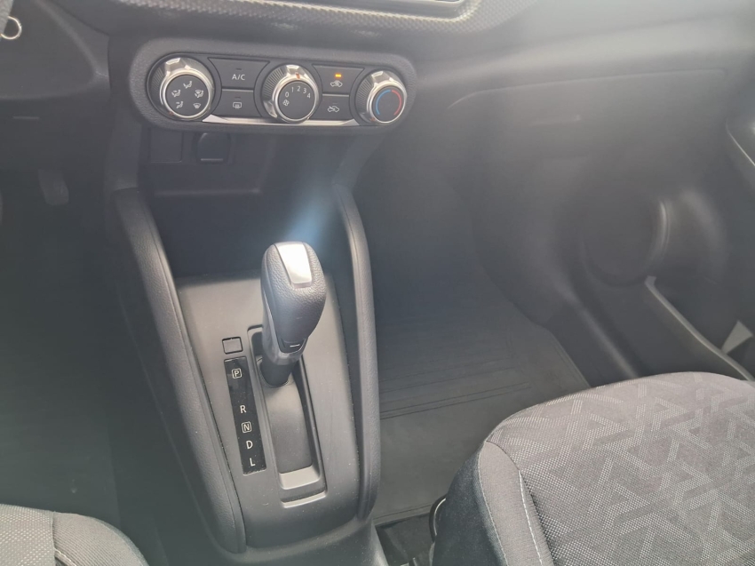 kicks play sense xtronic 1.6 16v12