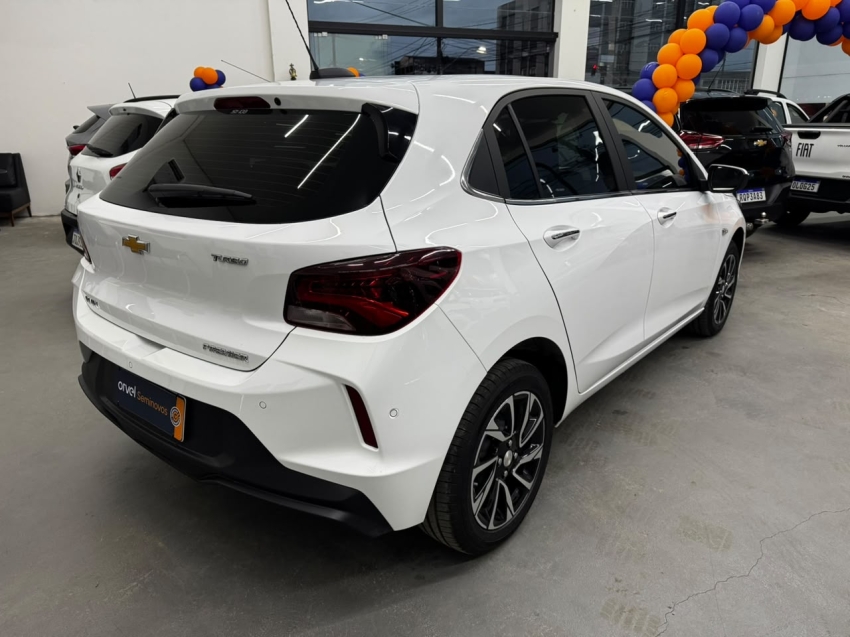 ONIX PREMIER TURBO AUTOMATICO3