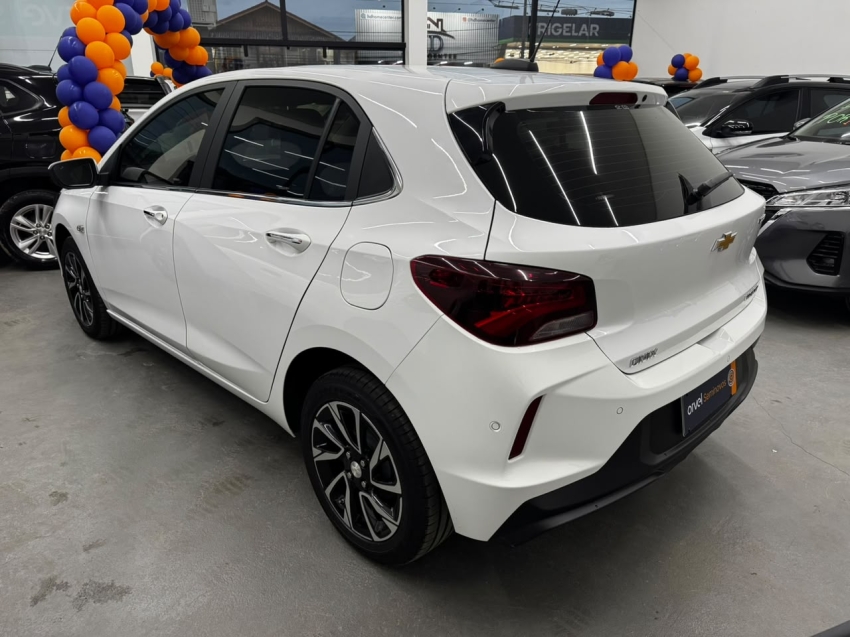 ONIX PREMIER TURBO AUTOMATICO5
