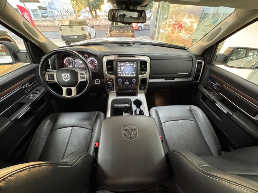 ram classic 5.7 v8 gasolina laramie cd 4x4 automatico 5.6 4p 2022 ram classic 5.7 v8 gasolina laramie cd 4x4 automatico 5.6 4p 2022
