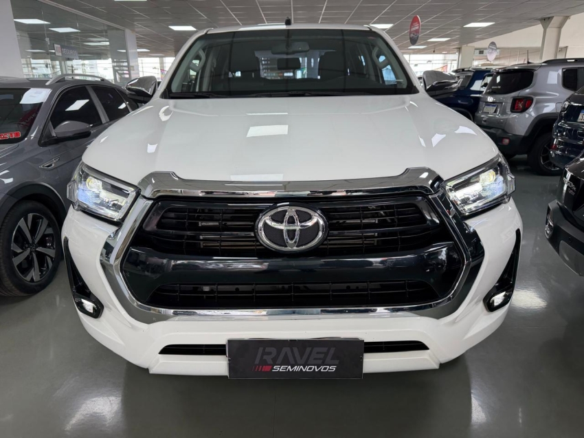 toyota hilux 2.8 d-4d turbo diesel cd srv 4x4 automatico 2.7 4p 20251