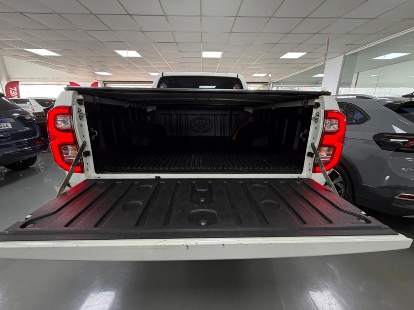 toyota hilux 2.8 d-4d turbo diesel cd srv 4x4 automatico 2.7 4p 20254