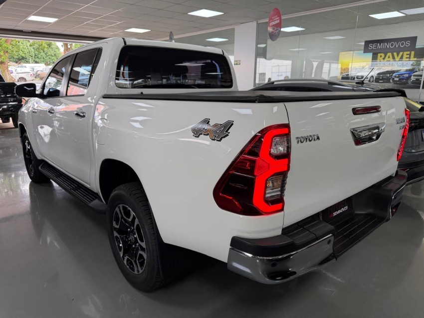 toyota hilux 2.8 d-4d turbo diesel cd srv 4x4 automatico 2.7 4p 20255