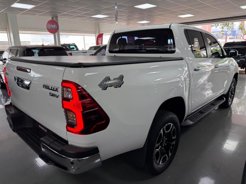 toyota hilux 2.8 d-4d turbo diesel cd srv 4x4 automatico 2.7 4p 20253