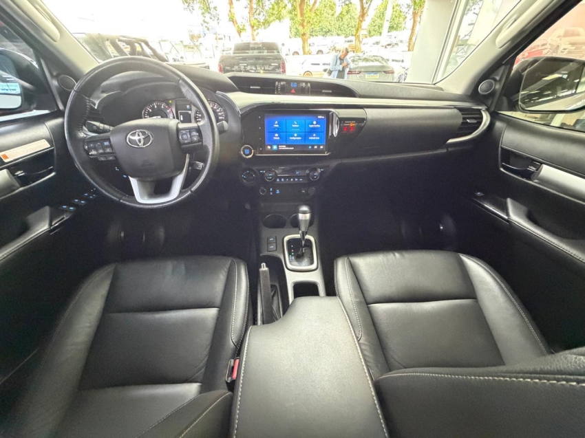 toyota hilux 2.8 d-4d turbo diesel cd srv 4x4 automatico 2.7 4p 202510