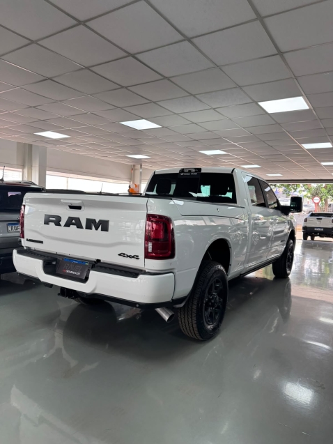ram 3500 6.7 i6 turbo diesel laramie night edition cd 4x4 automatico 4p 20265