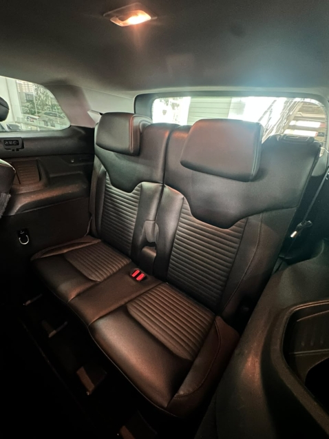 jeep commander 2.0 td380 turbo diesel limited at9 1.9 4p automatico 20226